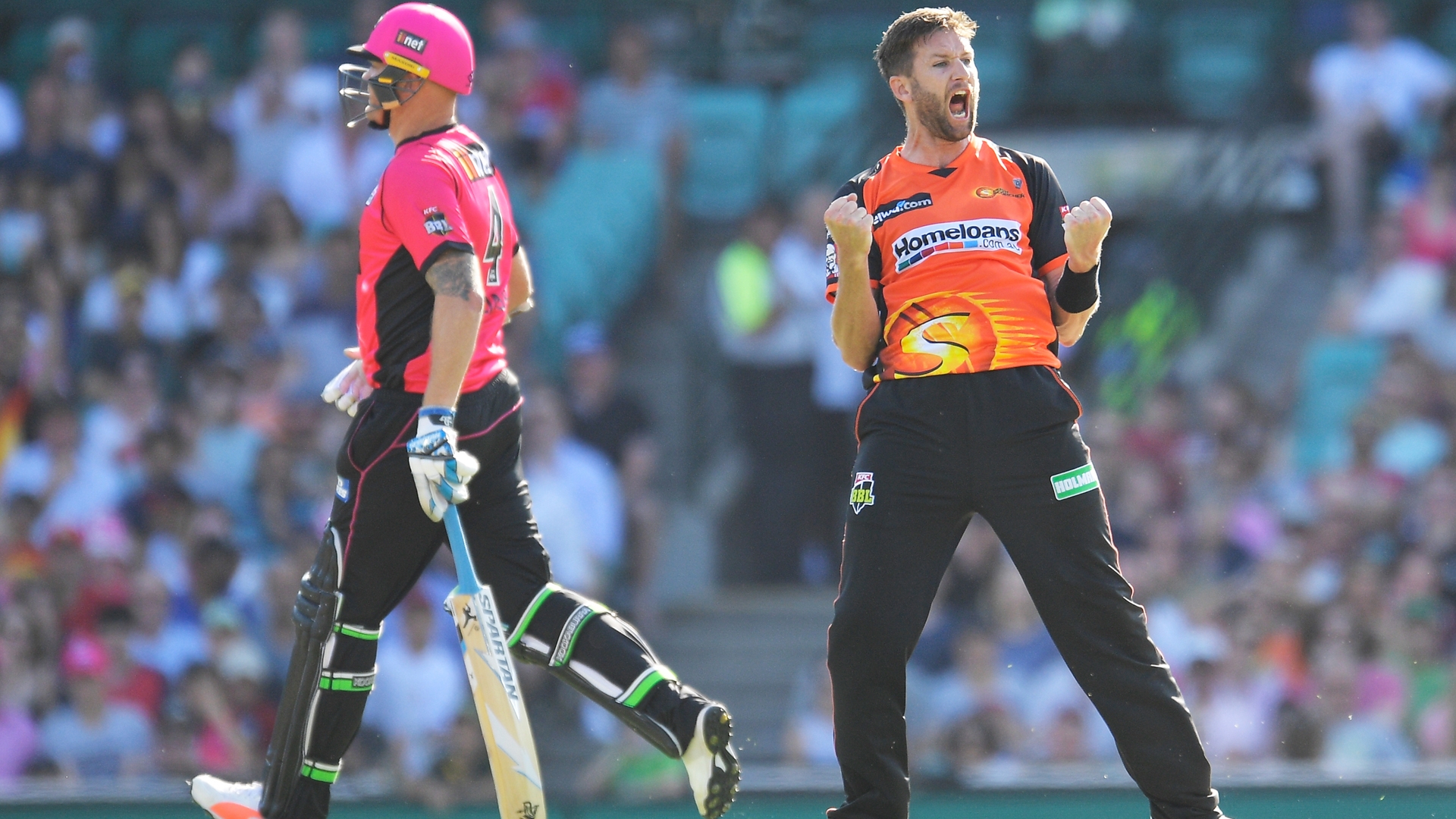 Article image for Tye hat-trick helps Scorchers past Sixers