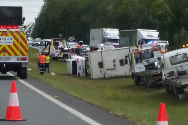 Article image for Car and motorhome accident on the Bruce Highway