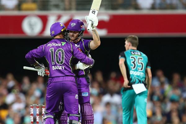Article image for Run-out controversy as a rising star smashes BBL record
