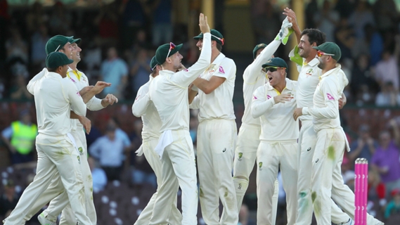 Article image for Australia ready to ‘get stuck into’ England after late wickets – Marsh