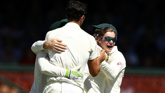 Article image for Captain Smith takes stunning Ashes catch