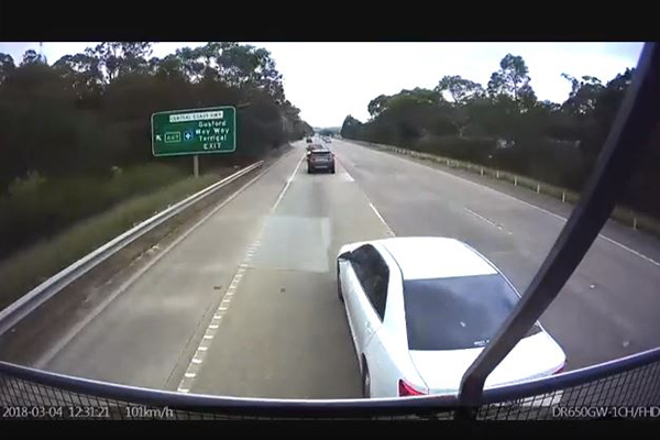 Article image for VIDEO | Truck’s near miss with moronic driver