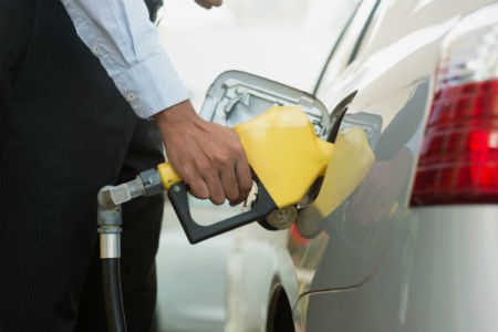 Queensland petrol price monitoring to put servos on front line