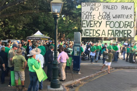 Hundreds of farmers storm Queensland Parliament