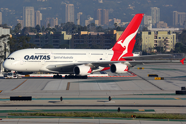 Article image for Qantas under investigation over mid-air nosedive