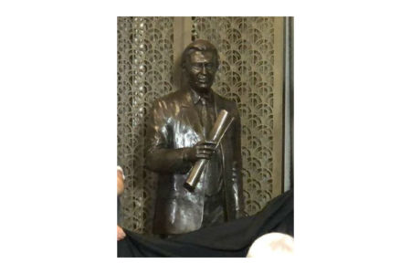 Clem Jones immortalised in bronze