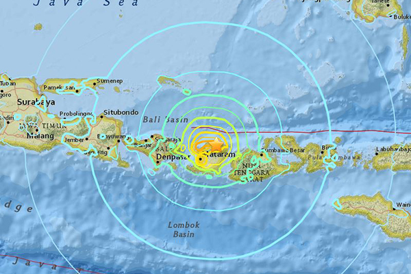 Article image for Second earthquake hits Indonesian island, death toll rises to 227
