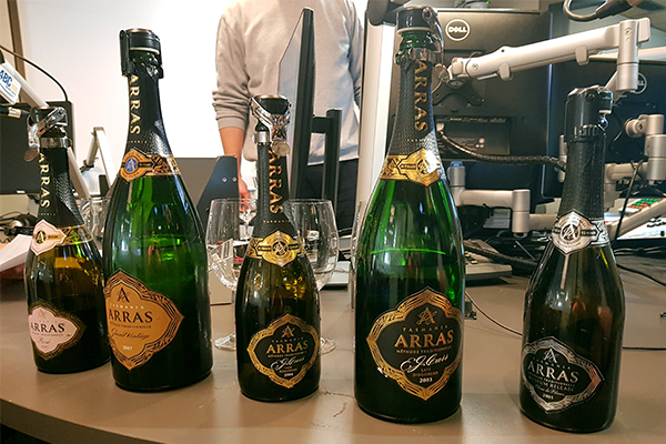 Article image for Australian sparkling rivals French champagne