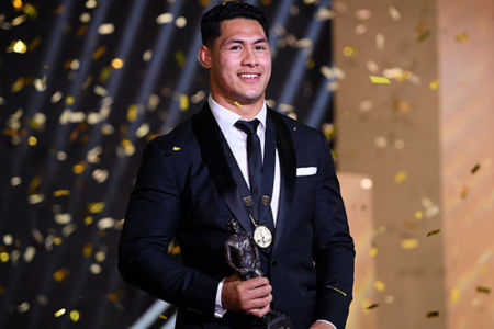 ‘I was very emotional’: Warriors pay tribute to Roger Tuivasa-Sheck with Maori haka 