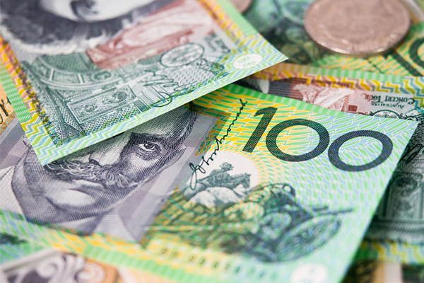 Australian dollar falls to 10-year low