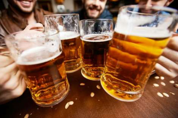 Young Qld men less interested in binge drinking
