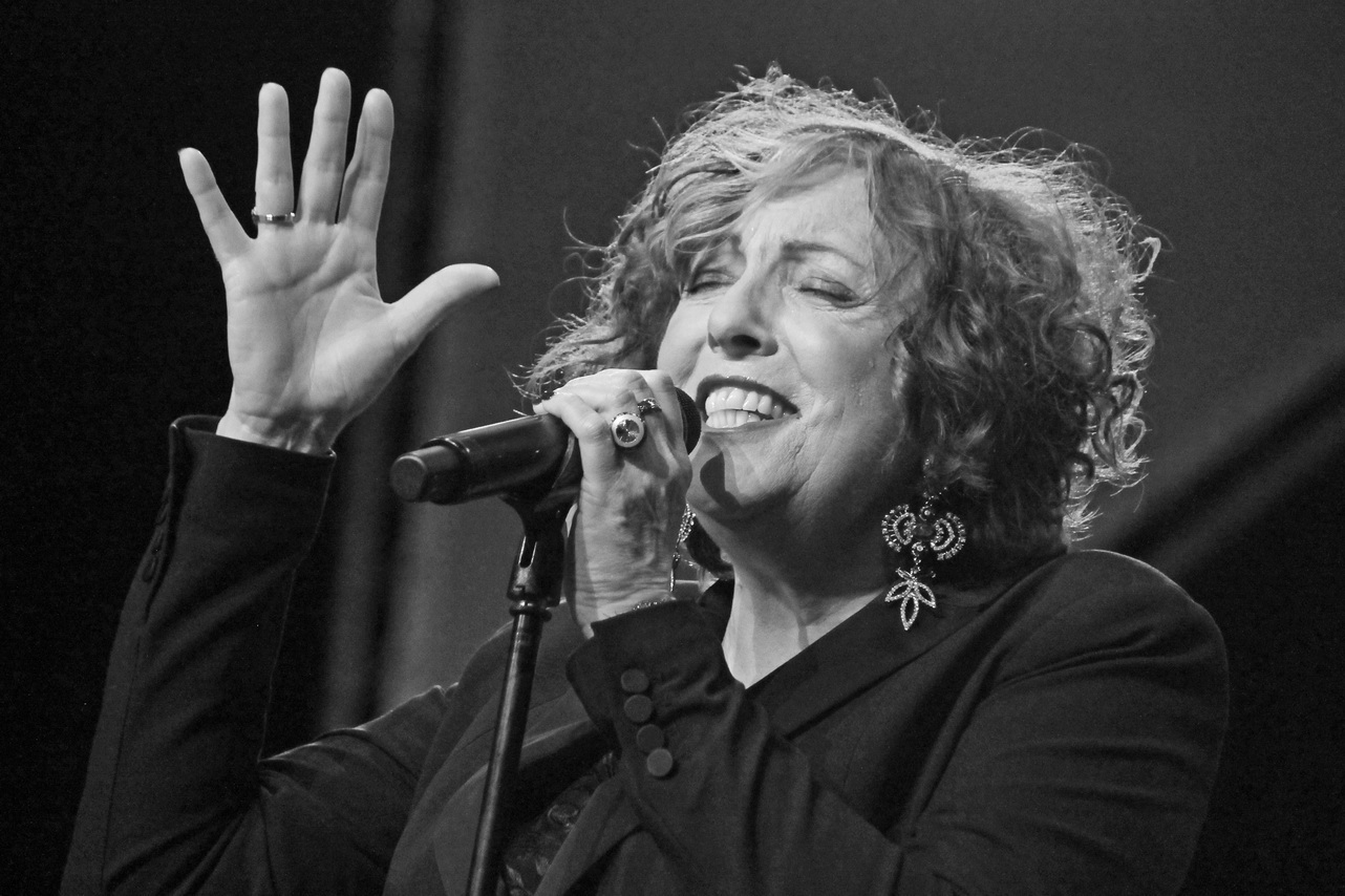 The Manhattan Transfer heading Down Under