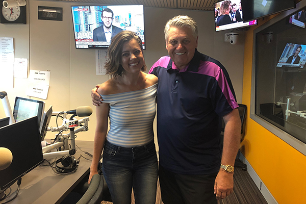 Article image for Country music star thrills Ray Hadley with stories of her Tinder escapades