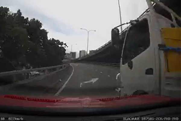 Article image for DASHCAM DEBATE | Who’s in the wrong?
