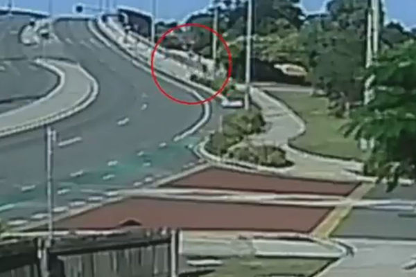 CCTV shows man attacking 11yo girl at Lawnton
