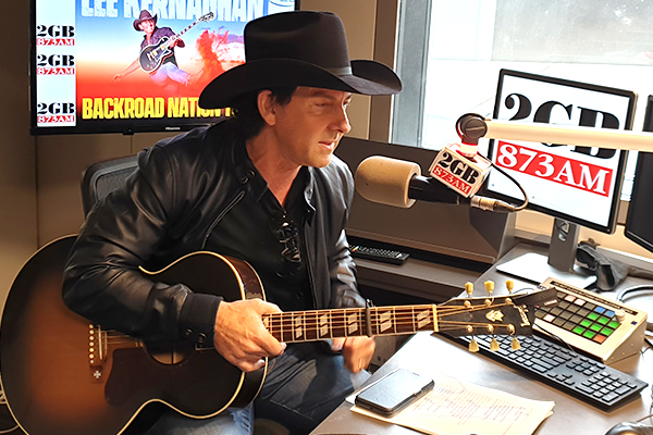 Article image for Lee Kernaghan performs new song live for the first time