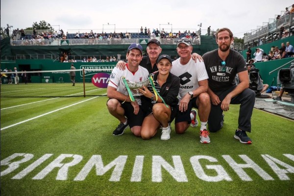 Barty to bring more girls to her tennis party