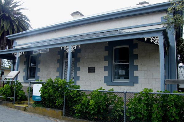 Article image for Government spending $750,000 to buy Bob Hawke’s childhood home