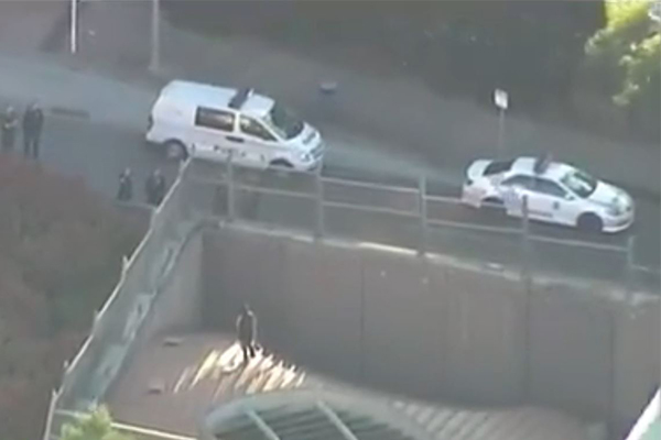Article image for Knife-wielding man shuts down major Brisbane tunnel