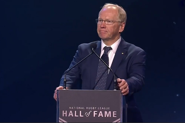 Article image for WATCH | Peter Beattie’s latest stuff up at the NRL Hall of Fame ceremony