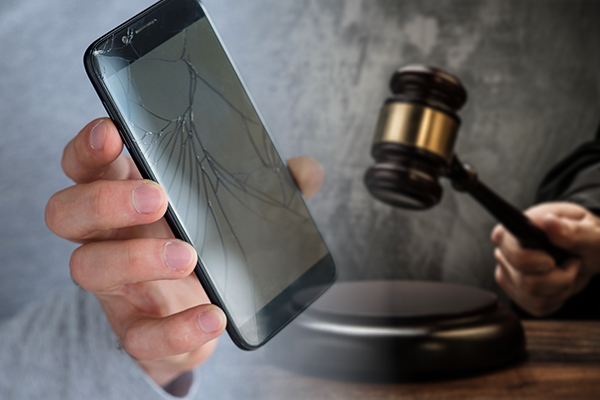 Article image for Father taken to court for smashing 13yo daughter’s phone