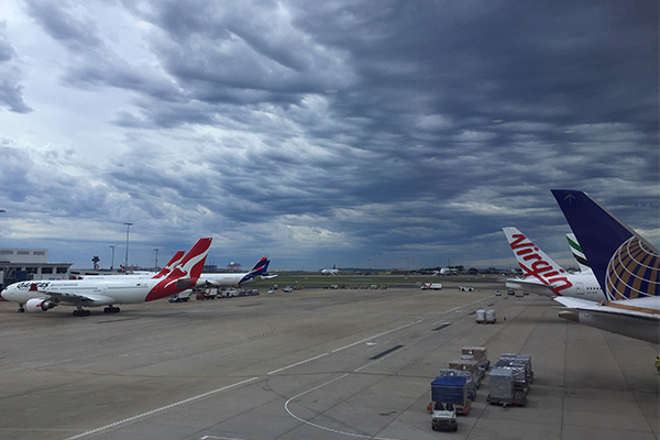 Article image for Airline bosses join forces against expensive Australian airports