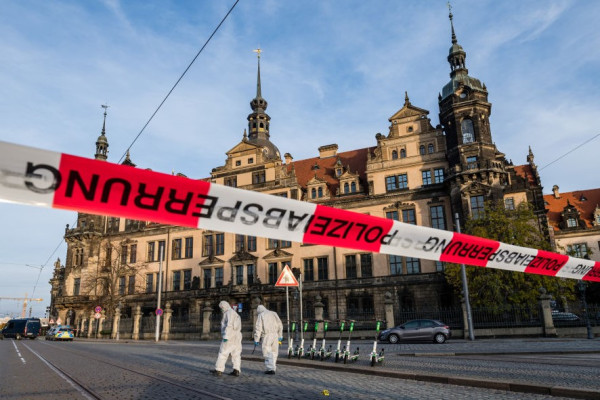 Article image for Jewellery heist: More than $1 billion worth of jewels snatched from German museum
