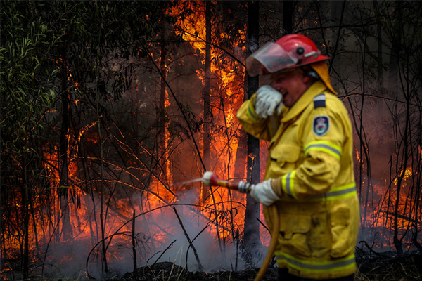 Article image for Firefighters increasingly fatigued as fire season expected to continue until March