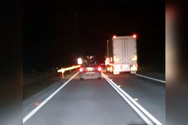 Article image for WATCH | Truck caught driving on the wrong side of the Pacific Highway