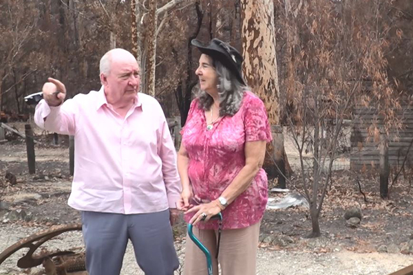 Article image for WATCH | Alan Jones visits NSW towns devastated by bushfires