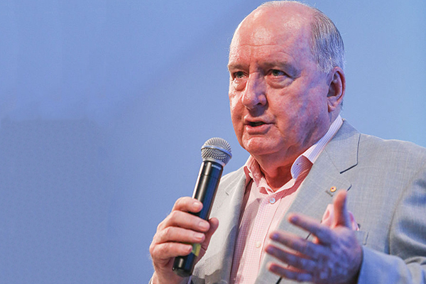 Alan Jones to return to radio with special bushfire broadcast