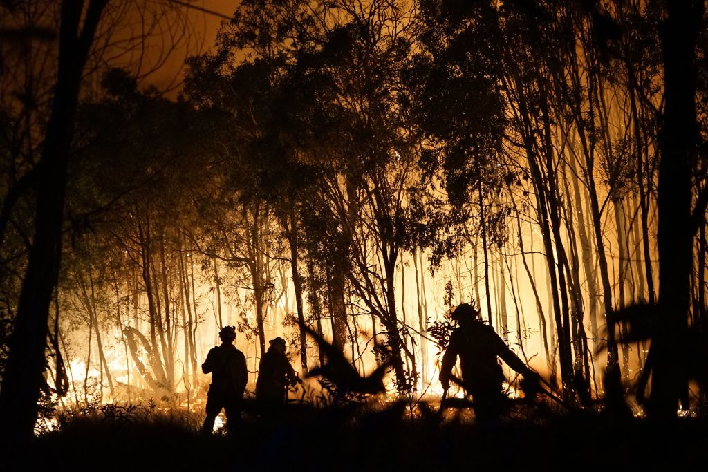 Expectant mothers warned of harm from bushfire smoke