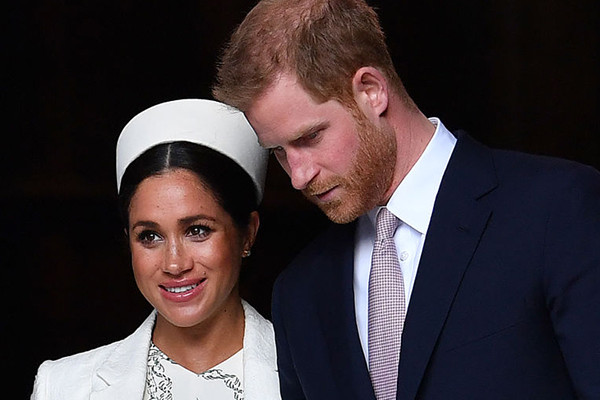 Harry and Meghan announce split from royal family