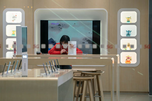 Minister says businesses hit by coronavirus can’t expect cash handout