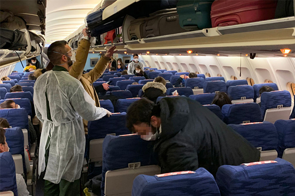 Article image for Coronavirus: Do Qantas workers have the right to refuse to clean planes from China?