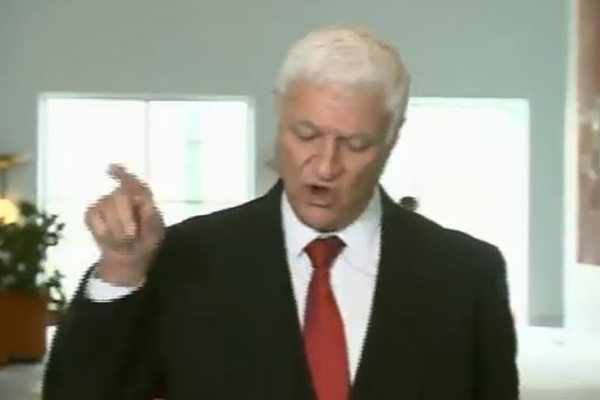 ‘You lily pad leftie!’: Bob Katter unleashes on journalists during press conference
