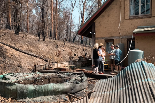 Article image for Stranded South Coast residents taking the bushfire recovery upon themselves