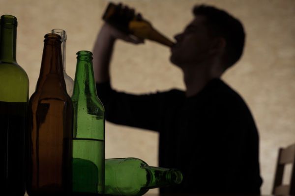 Article image for Sobering shift in millennials drinking habits