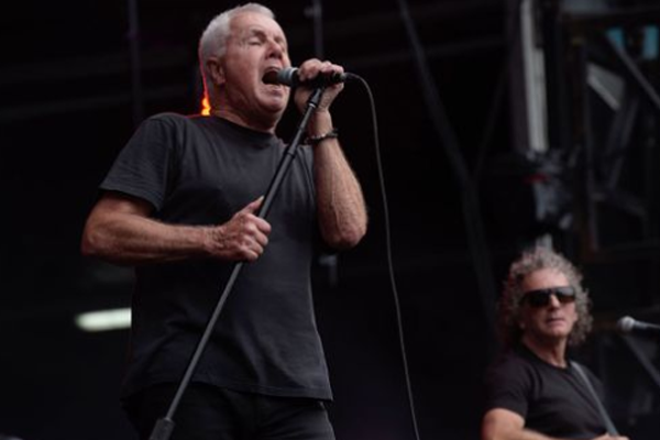 Daryl Braithwaite debuts new single originally meant for Pink