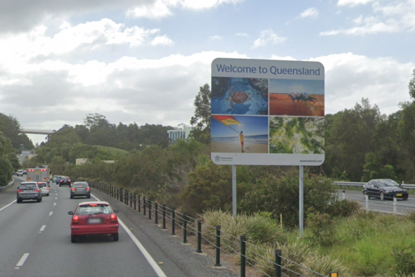 Article image for Traffic flow at Queensland-NSW border steady despite online glitches