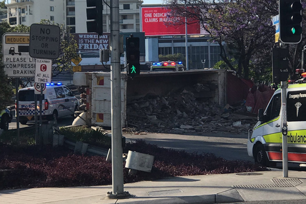 Article image for Truck rollover causes Story Bridge delays