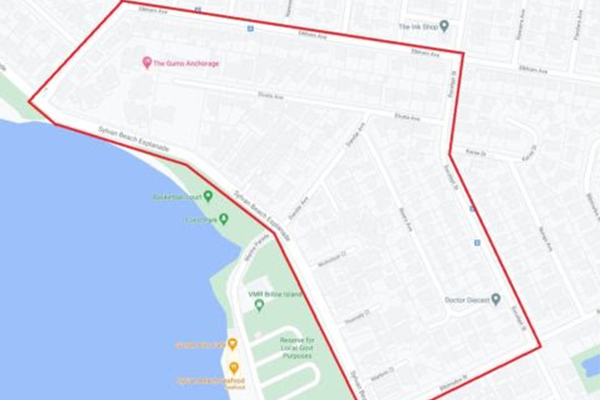Article image for Emergency situation revoked as manhunt continues in Bribie Island