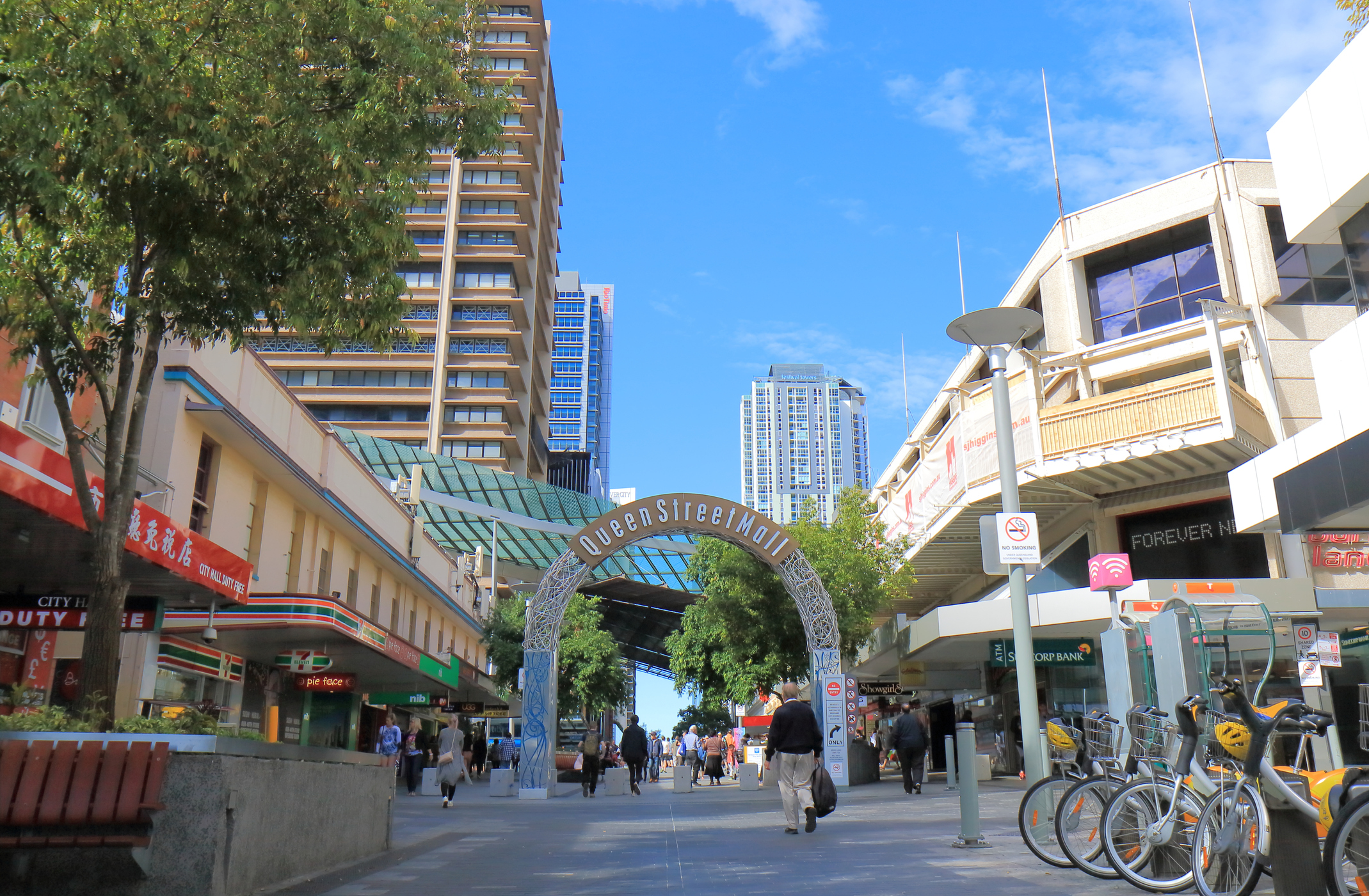 Lord Mayor ‘leads by example’ to revitalise Brisbane CBD ghost town