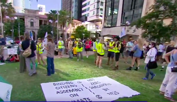 Article image for Climate activists stage peak hour protest for the second time this week