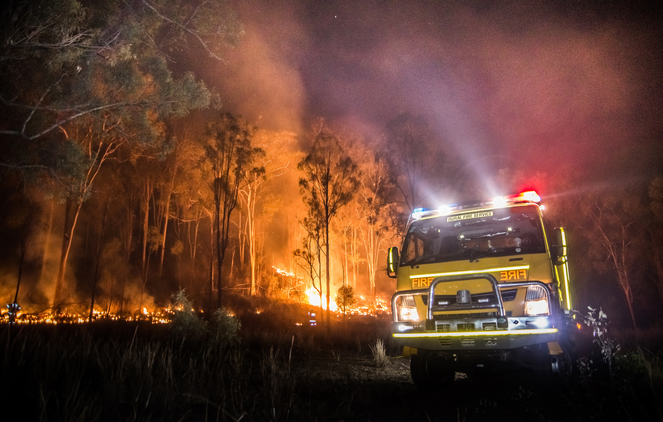 Article image for Fraser Island fire: Neil Breen quizzes fire chief over Happy Valley response