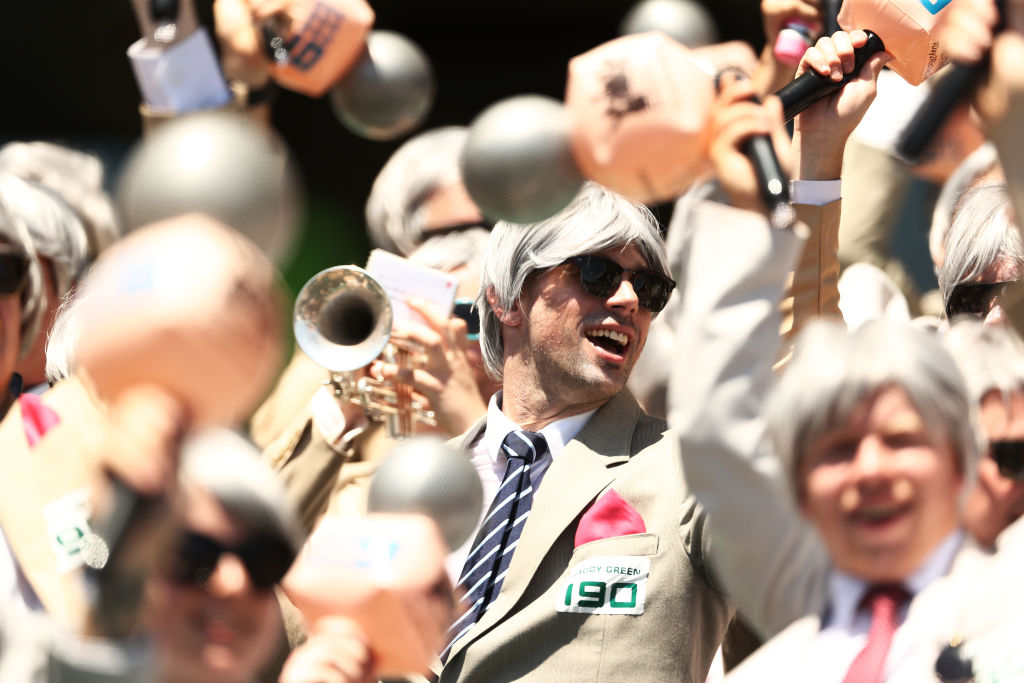 The Richies find new ways to celebrate hero on Day 2 of SCG Test