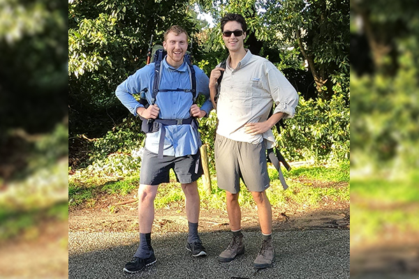 Article image for Duo makes daunting 13-week cross-country trek for dogs