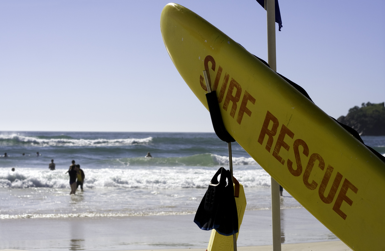 Article image for Legendary chief lifeguard Warren Young hangs up the cap after 47 years