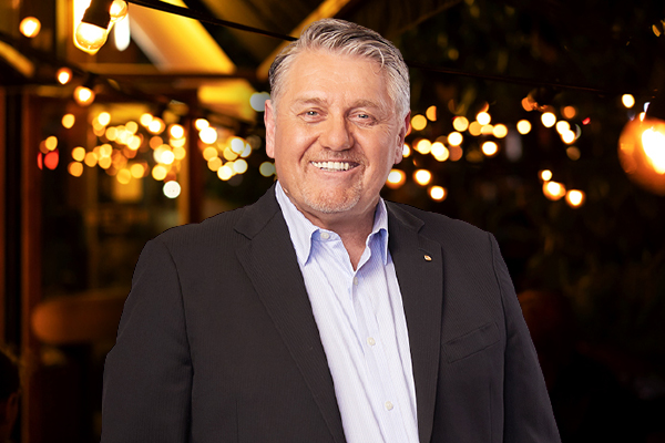 Ray Hadley lines up line dancing through the open line