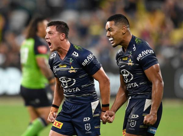 Article image for Scott Drinkwater shores up his NRL future with the Cowboys